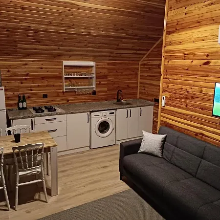 Alin Oezdogan Ev Chalet